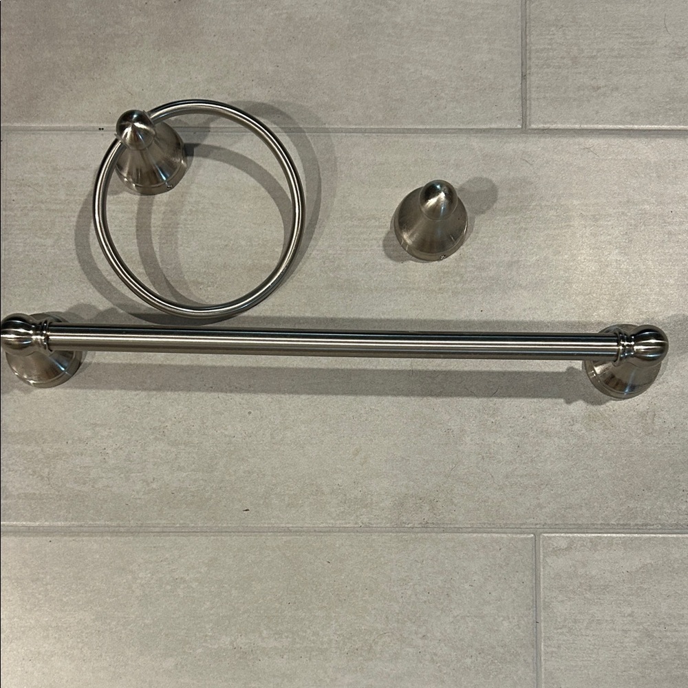 Silver Bathroom Hardware Set